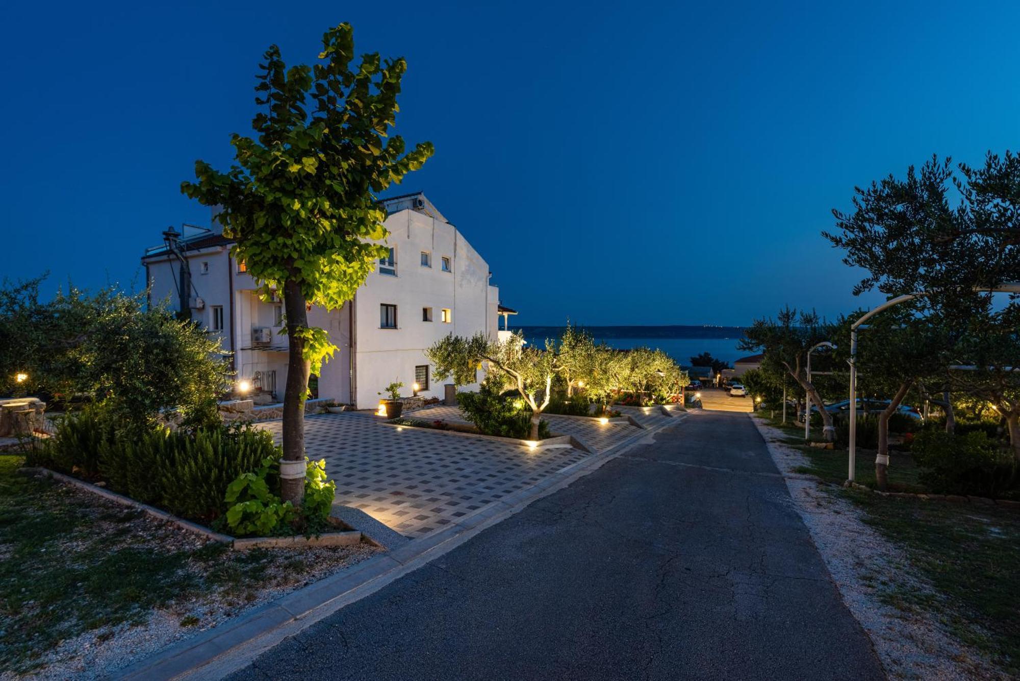 Hotel Vicko Starigrad Paklenica Bagian luar foto