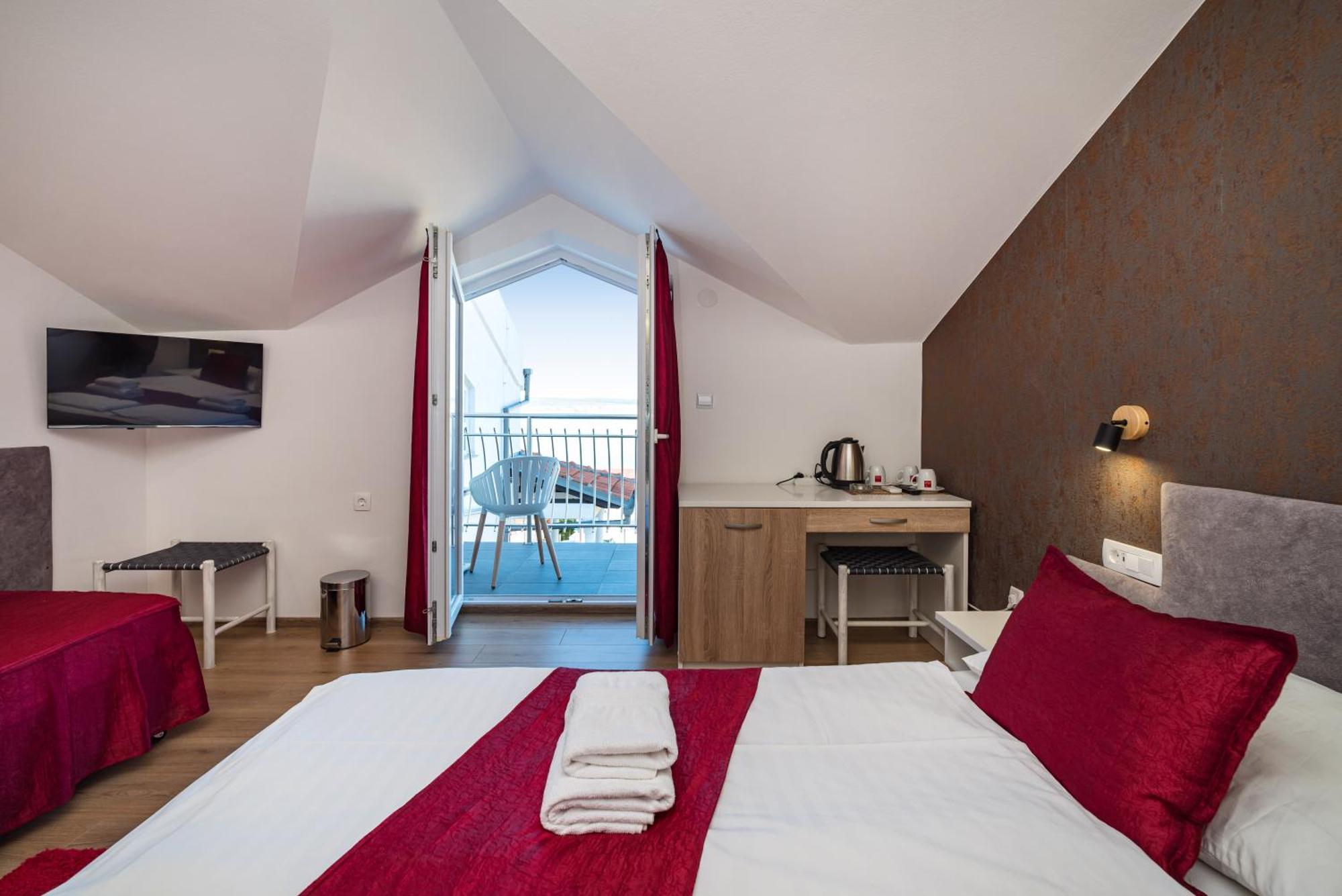 Hotel Vicko Starigrad Paklenica Bagian luar foto