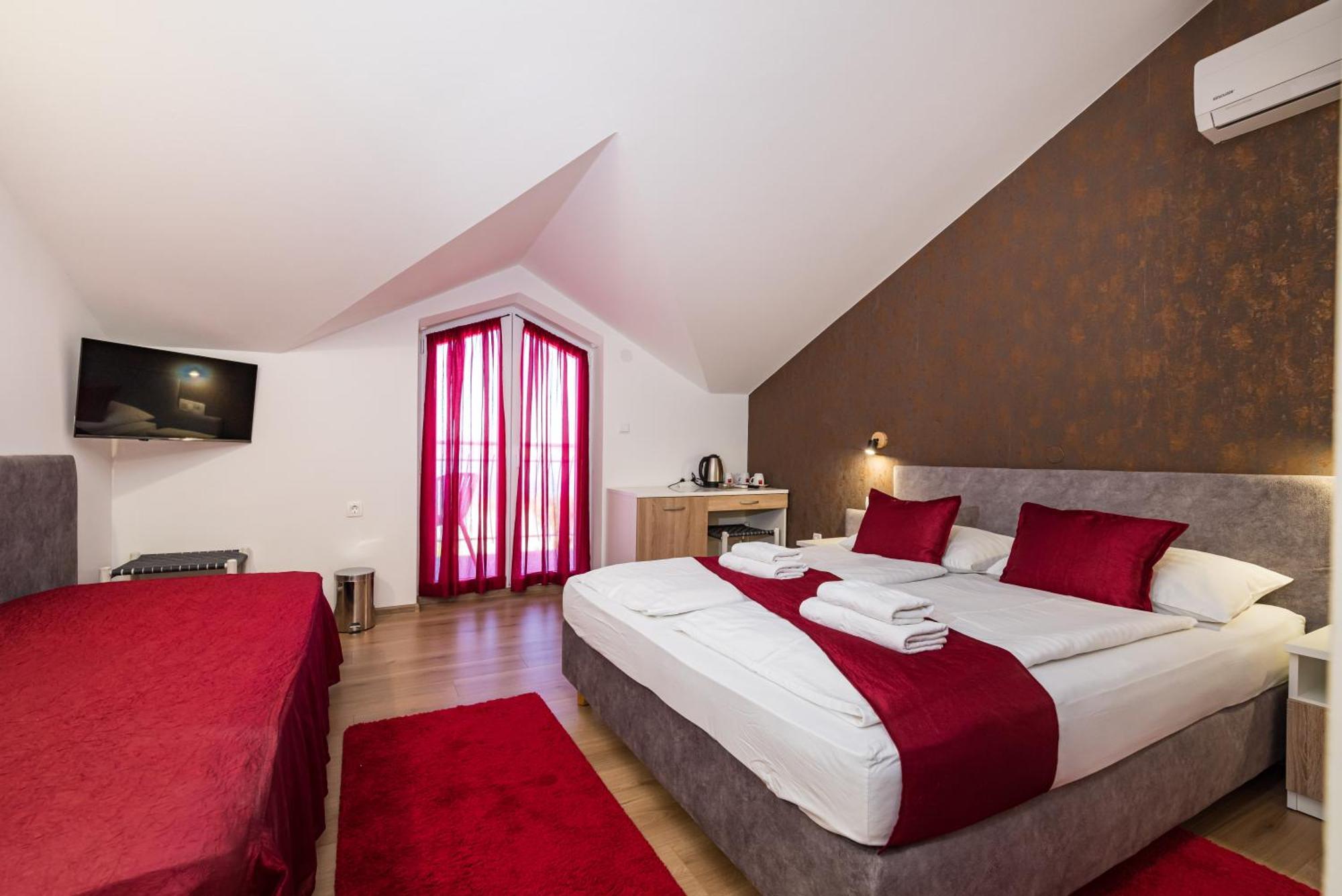 Hotel Vicko Starigrad Paklenica Bagian luar foto