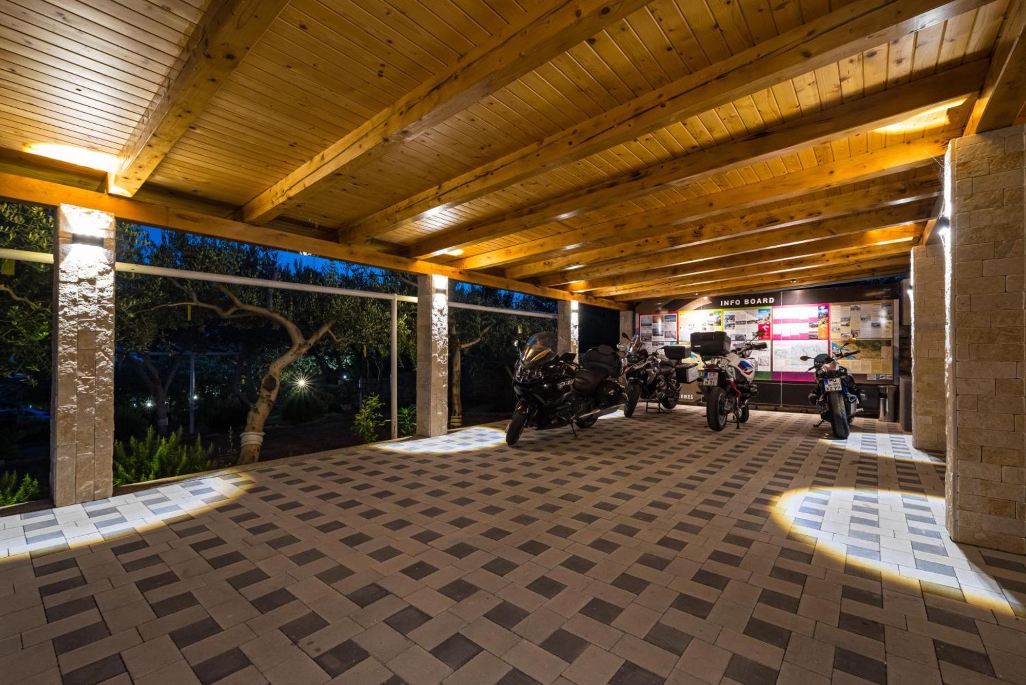 Hotel Vicko Starigrad Paklenica Bagian luar foto