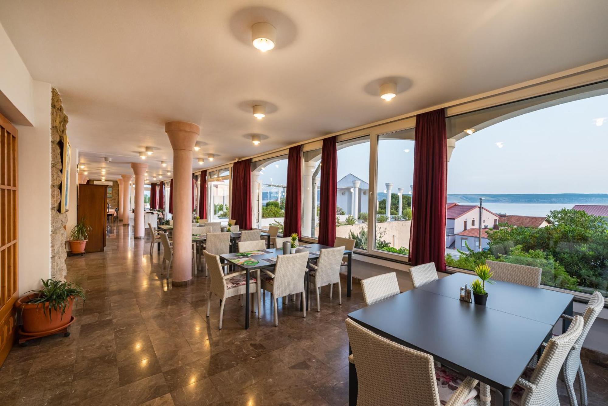 Hotel Vicko Starigrad Paklenica Bagian luar foto