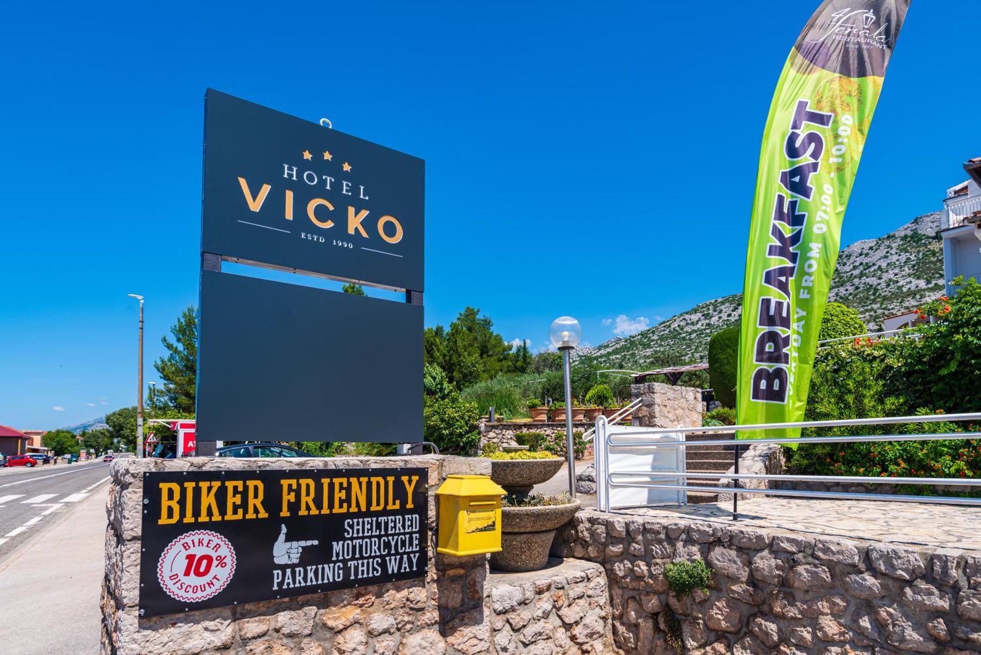 Hotel Vicko Starigrad Paklenica Bagian luar foto